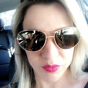 Meet your Posher, Daniela